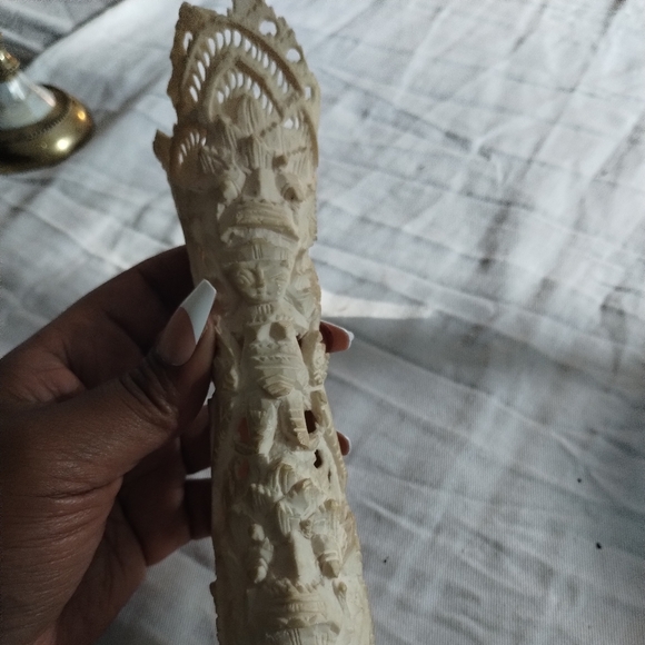 Antique Indonesian carved bone totems set - Picture 2 of 4